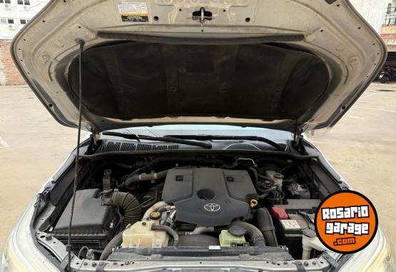 Camionetas - Toyota Hilux 2.8 SRX 4X4 TDI 2017 Diesel - En Venta