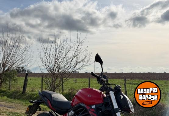 Motos - Benelli TNT 302s 2022 Nafta 32000Km - En Venta