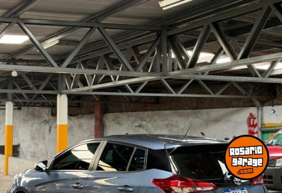 Autos - Toyota yaris xls 2022 Nafta 53000Km - En Venta