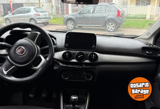 Autos - Fiat cronos 2020 Nafta 130000Km - En Venta