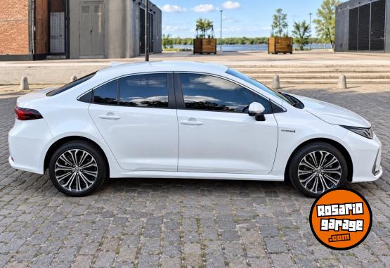 Autos - Toyota COROLLA SEG HYBRID 1.8 eC 2022 Electrico / Hibrido 109000Km - En Venta