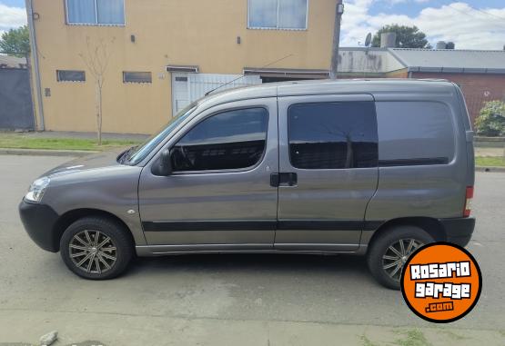 Utilitarios - Peugeot Partner 2020 Diesel 114000Km - En Venta