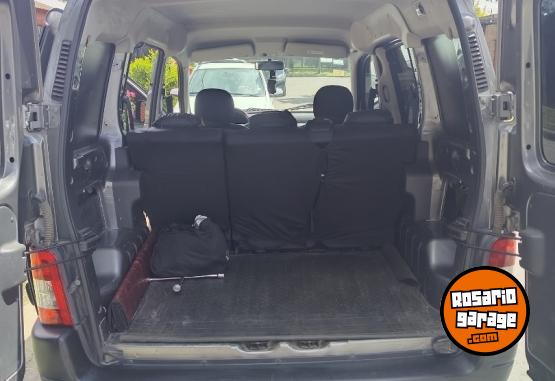 Utilitarios - Peugeot Partner 2020 Diesel 114000Km - En Venta
