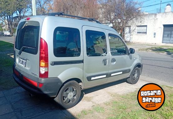 Utilitarios - Renault Kangoo autentique 2011 Nafta 124000Km - En Venta