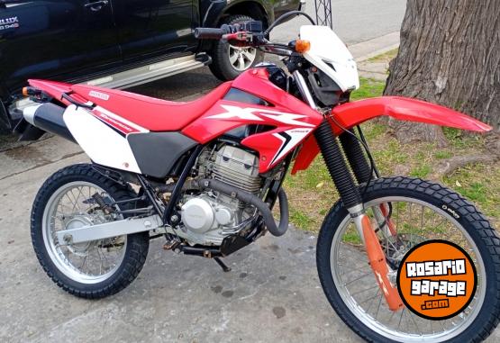 Motos - Honda Tornado 250 2017 Nafta 30000Km - En Venta