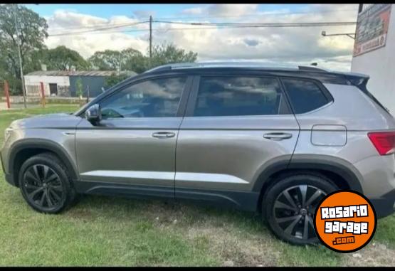 Camionetas - Volkswagen TAOS HIGHLINE BI TONO 2023 Nafta 98000Km - En Venta