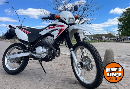 Motos - Honda Tornado 2019 Nafta 2400Km - En Venta
