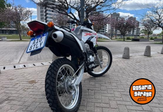 Motos - Honda Tornado 2019 Nafta 2400Km - En Venta