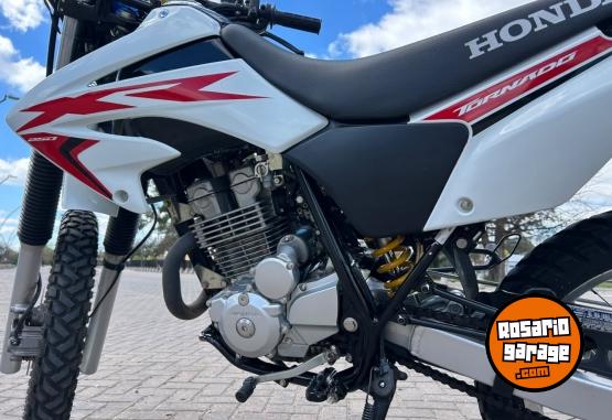 Motos - Honda Tornado 2019 Nafta 2400Km - En Venta