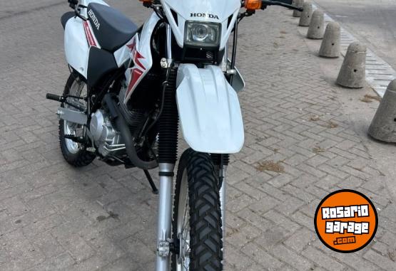 Motos - Honda Tornado 2019 Nafta 2400Km - En Venta