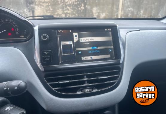 Autos - Peugeot 208 allure 2015 Nafta 120000Km - En Venta