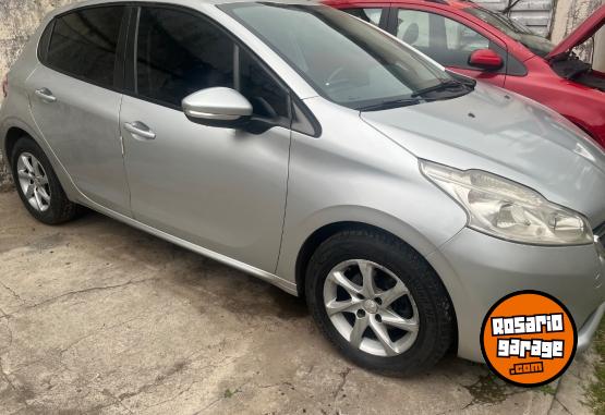 Autos - Peugeot 208 allure 2015 Nafta 120000Km - En Venta