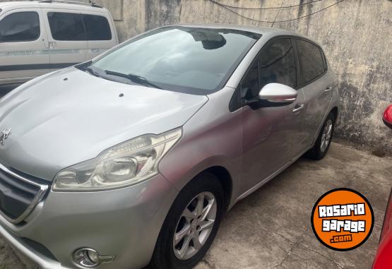 Autos - Peugeot 208 allure 2015 Nafta 120000Km - En Venta