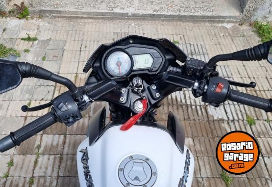 Motos - Bajaj Rouser NS 125 2023 Nafta 26000Km - En Venta