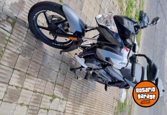 Motos - Bajaj Rouser NS 125 2023 Nafta 26000Km - En Venta