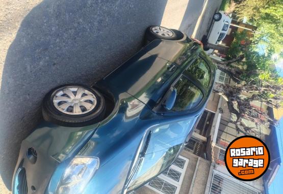 Autos - Toyota Etios xs 2015 Nafta 120000Km - En Venta