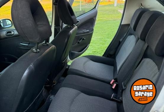 Autos - Peugeot 2003 2003 Nafta 400000Km - En Venta
