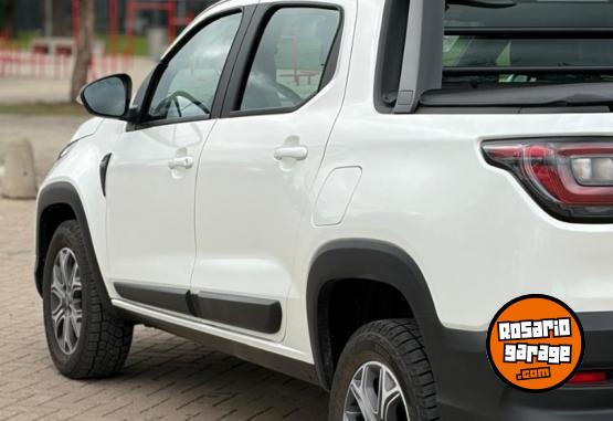 Camionetas - Fiat Strada volcano 2021 Nafta 8000Km - En Venta