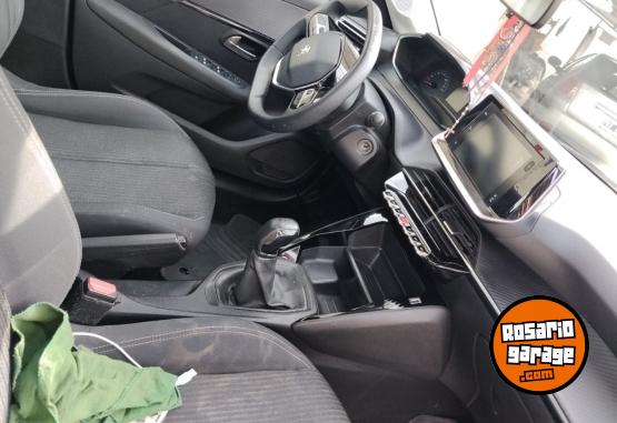 Autos - Peugeot 208 2021 Nafta 110000Km - En Venta