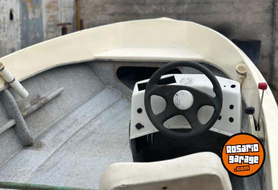 Embarcaciones - Casco con motor - En Venta
