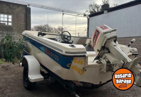 Embarcaciones - Casco con motor - En Venta