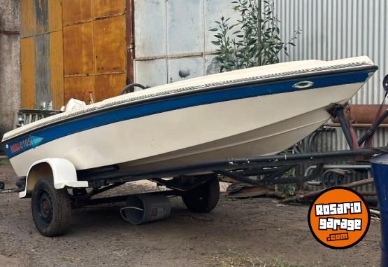 Embarcaciones - Casco con motor - En Venta