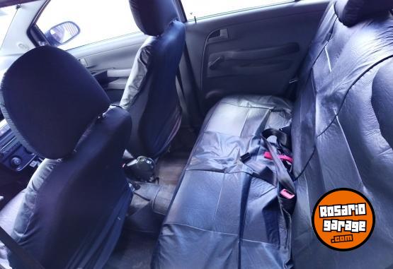 Autos - Volkswagen Suran 2009 GNC 266000Km - En Venta