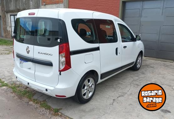 Utilitarios - Renault Kangoo 2022 GNC - En Venta