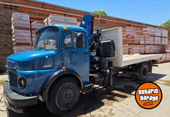 Camiones y Grúas - Mercedes Benz 1114/1518 con hidrogrua - En Venta