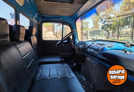 Camiones y Grúas - Mercedes Benz 1114/1518 con hidrogrua - En Venta