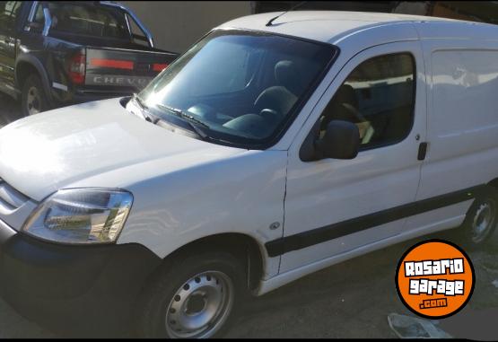 Utilitarios - Peugeot Furg�n Confort 2012 GNC 220000Km - En Venta