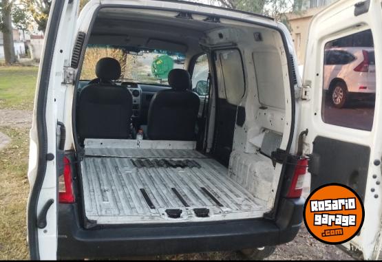 Utilitarios - Peugeot Furg�n Confort 2012 GNC 220000Km - En Venta