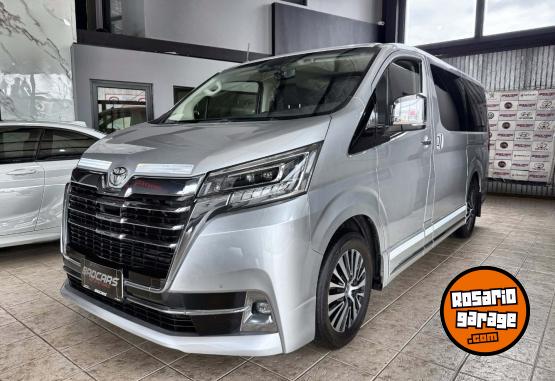 Utilitarios - Toyota Hiace VX PREMIUM 2023 Diesel 130000Km - En Venta