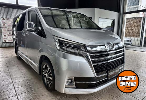 Utilitarios - Toyota Hiace VX PREMIUM 2023 Diesel 130000Km - En Venta