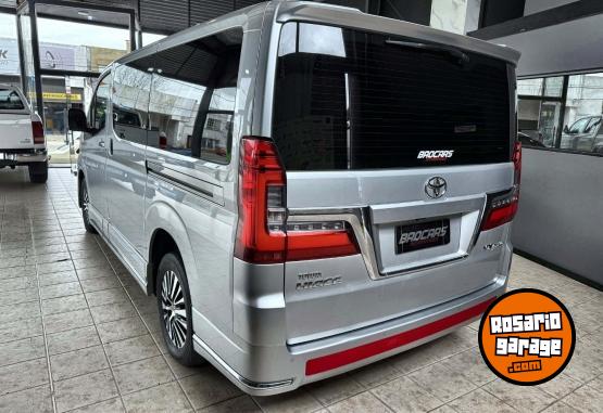 Utilitarios - Toyota Hiace VX PREMIUM 2023 Diesel 130000Km - En Venta