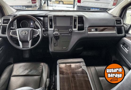 Utilitarios - Toyota Hiace VX PREMIUM 2023 Diesel 130000Km - En Venta