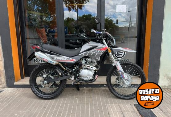 Motos - Motomel SKUA SILVER 2025 Nafta 4400Km - En Venta