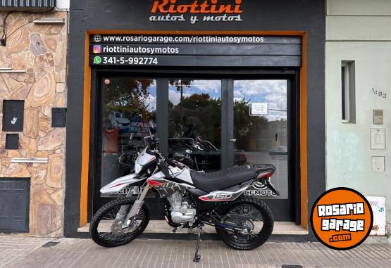 Motos - Motomel SKUA SILVER 2025 Nafta 4400Km - En Venta
