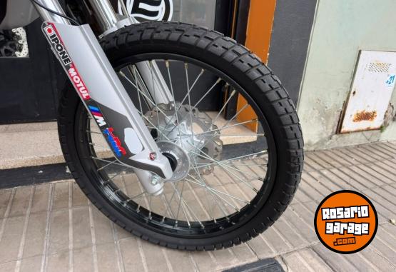 Motos - Motomel SKUA SILVER 2025 Nafta 4400Km - En Venta