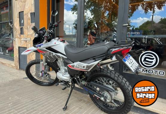 Motos - Motomel SKUA SILVER 2025 Nafta 4400Km - En Venta