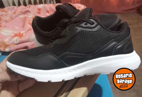 Indumentaria - Zapatillas topper t44 (nuevas) - En Venta