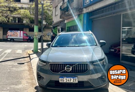 Camionetas - Volvo XC40 B4 2023 Electrico / Hibrido 65000Km - En Venta