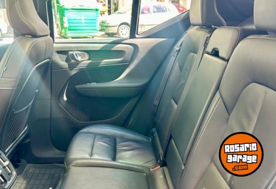 Camionetas - Volvo XC40 B4 2023 Electrico / Hibrido 65000Km - En Venta