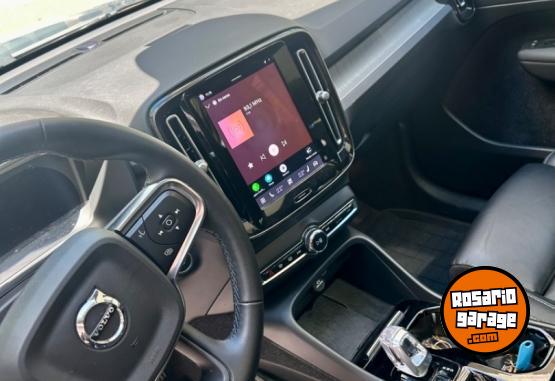 Camionetas - Volvo XC40 B4 2023 Electrico / Hibrido 65000Km - En Venta