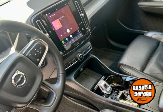 Camionetas - Volvo XC40 B4 2023 Electrico / Hibrido 65000Km - En Venta