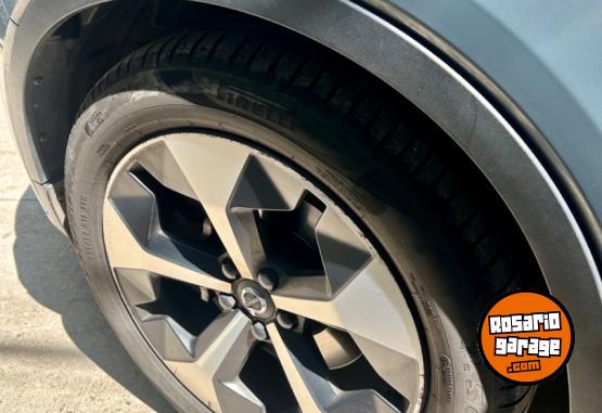Camionetas - Volvo XC40 B4 2023 Electrico / Hibrido 65000Km - En Venta