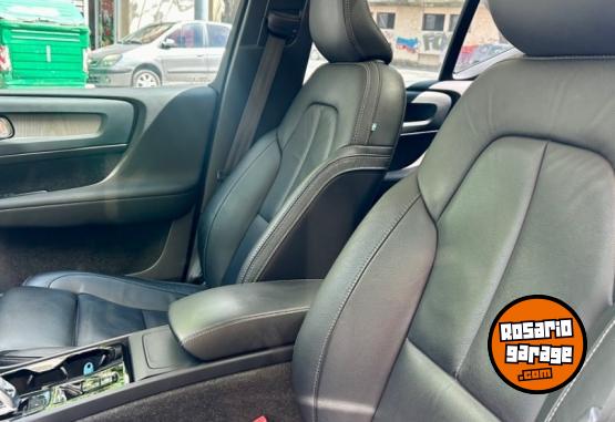 Camionetas - Volvo XC40 B4 2023 Electrico / Hibrido 65000Km - En Venta