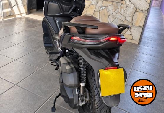 Motos - Voge SR4 Max Pro 2024 Nafta 2700Km - En Venta