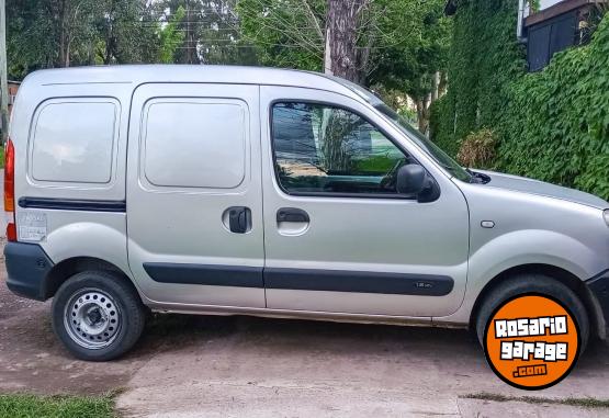 Utilitarios - Renault Kangoo 2016 Nafta 300000Km - En Venta