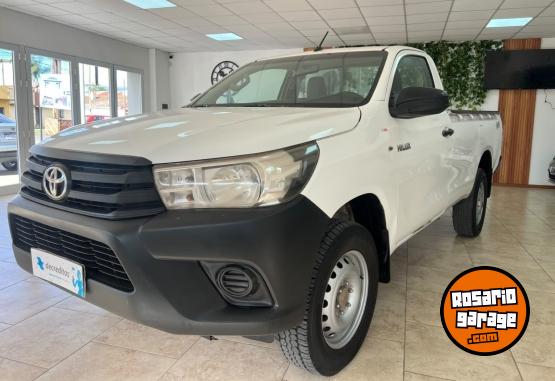 Camionetas - Toyota hilux dx 2017 Diesel 304301Km - En Venta